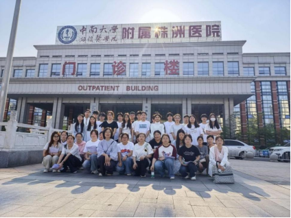 医药健康学院多措并举，暖心护送2024级护理学子奔赴实习岗位